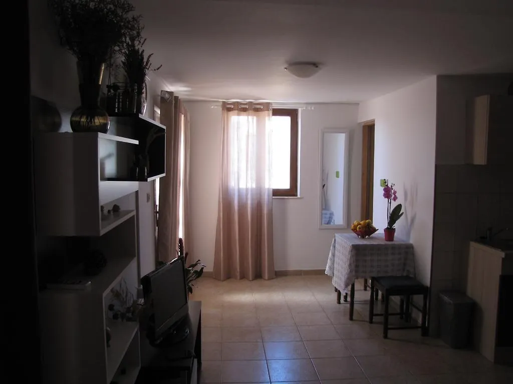 Terra Rossa Apartment Loborika