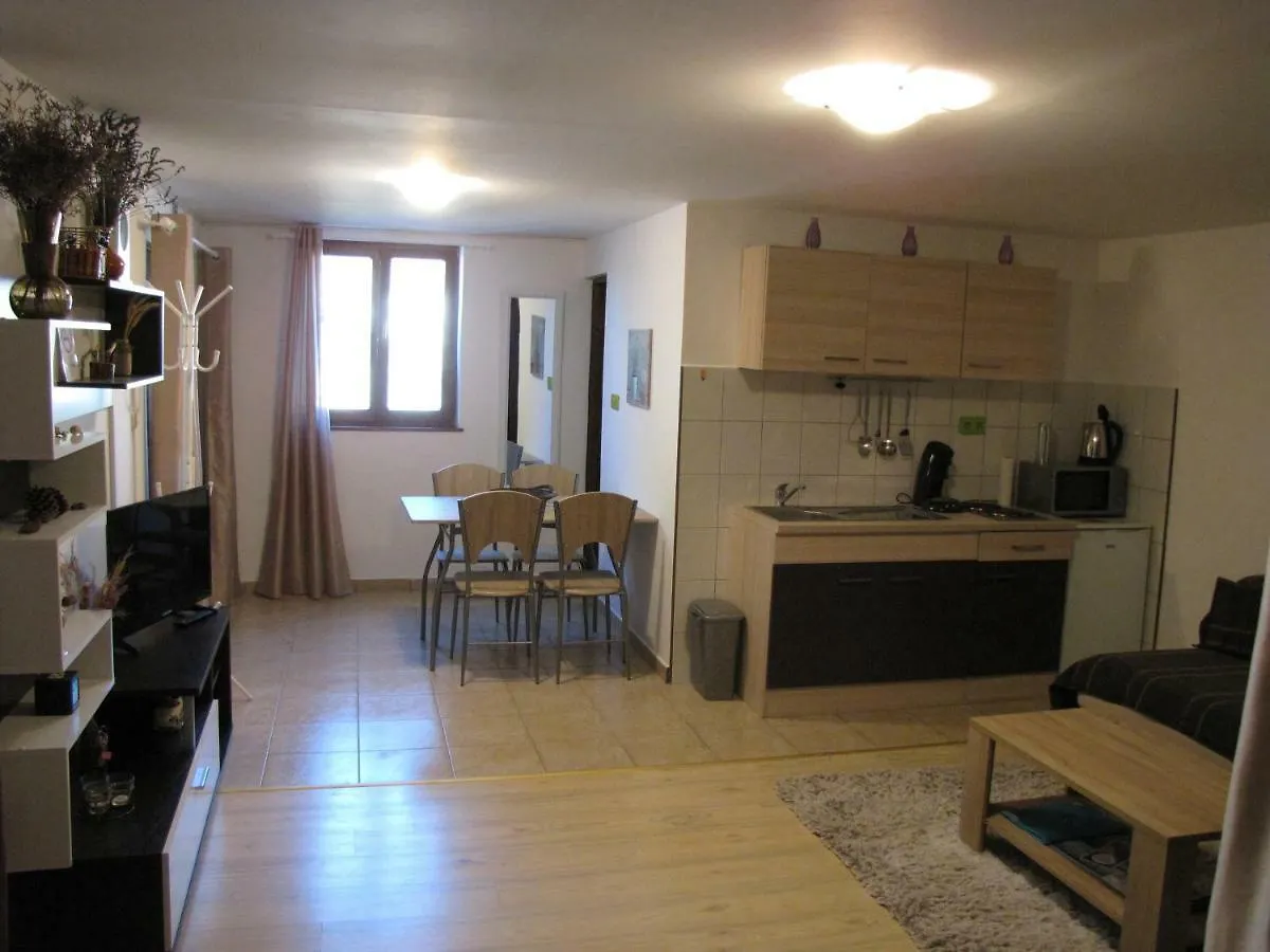 Terra Rossa Apartment Loborika